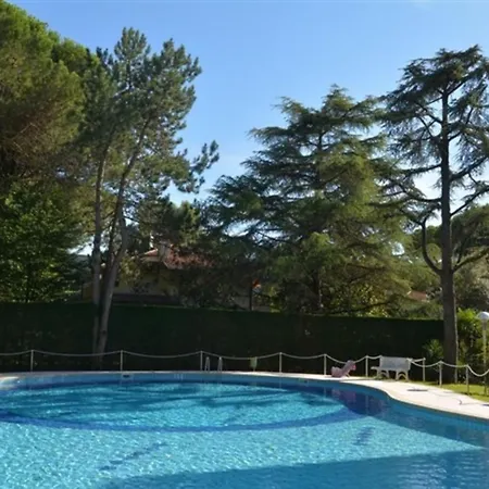 Lägenhet Flat For For 4 Guests In A With Common Pool In Lignanoriviera
