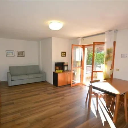 Apartment Flat For For 4 Guests In A With Common Pool In Lignanoriviera